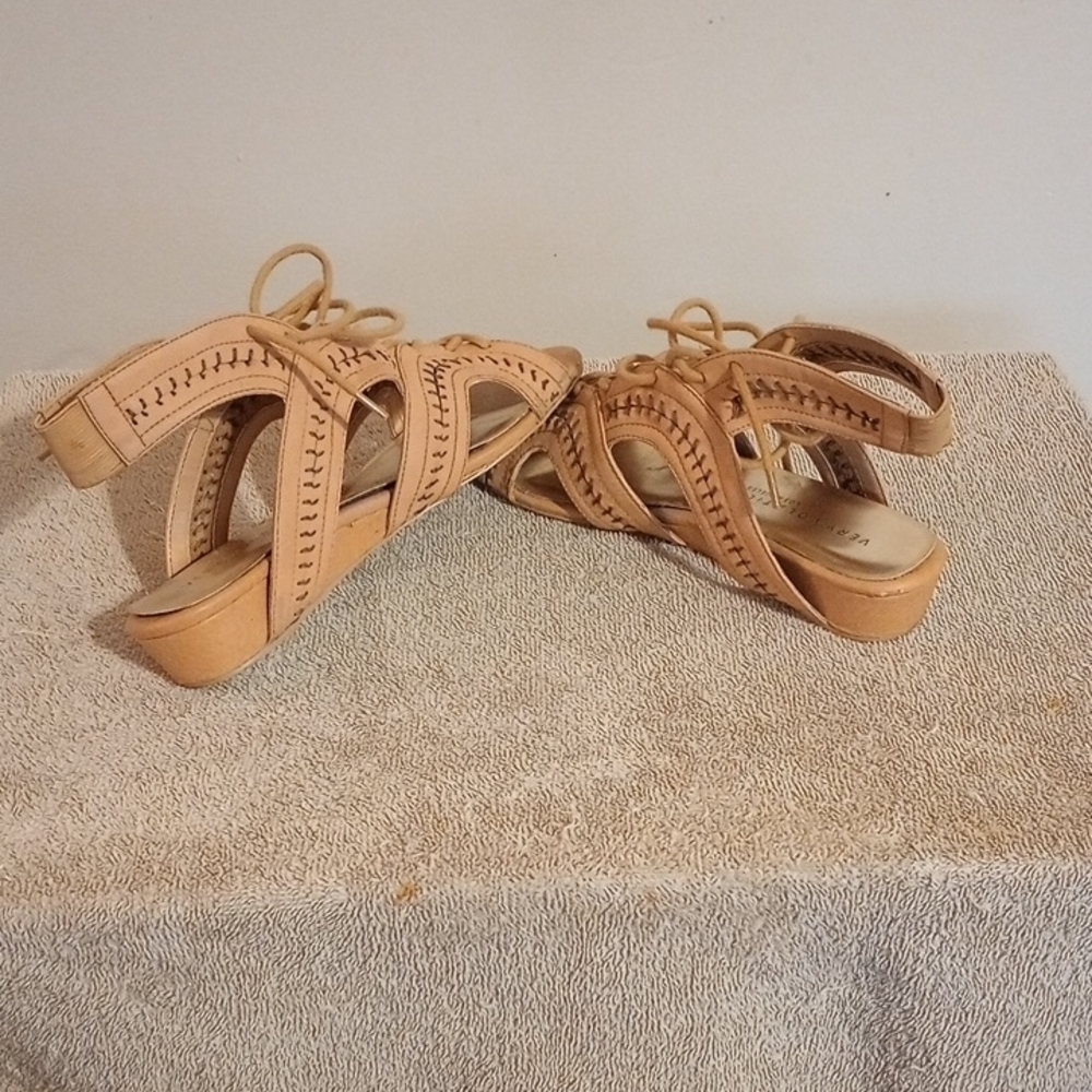 Women's Very Volatile Los Angeles Tan Lace-Up Sandals - Picture 4 of 5